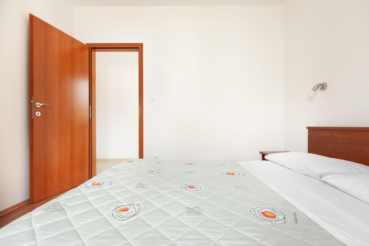 Apartments Lumaduma 特罗吉尔 外观 照片