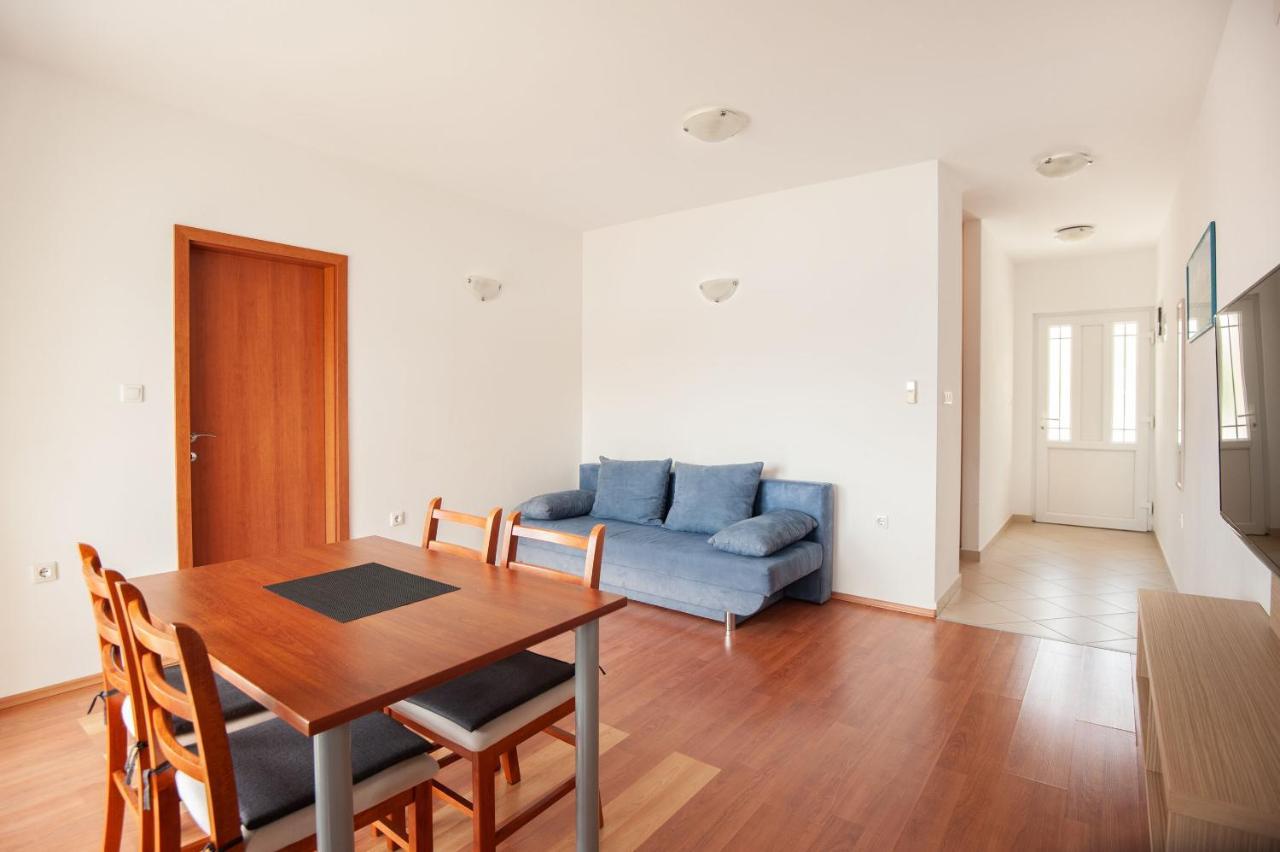 Apartments Lumaduma 特罗吉尔 外观 照片