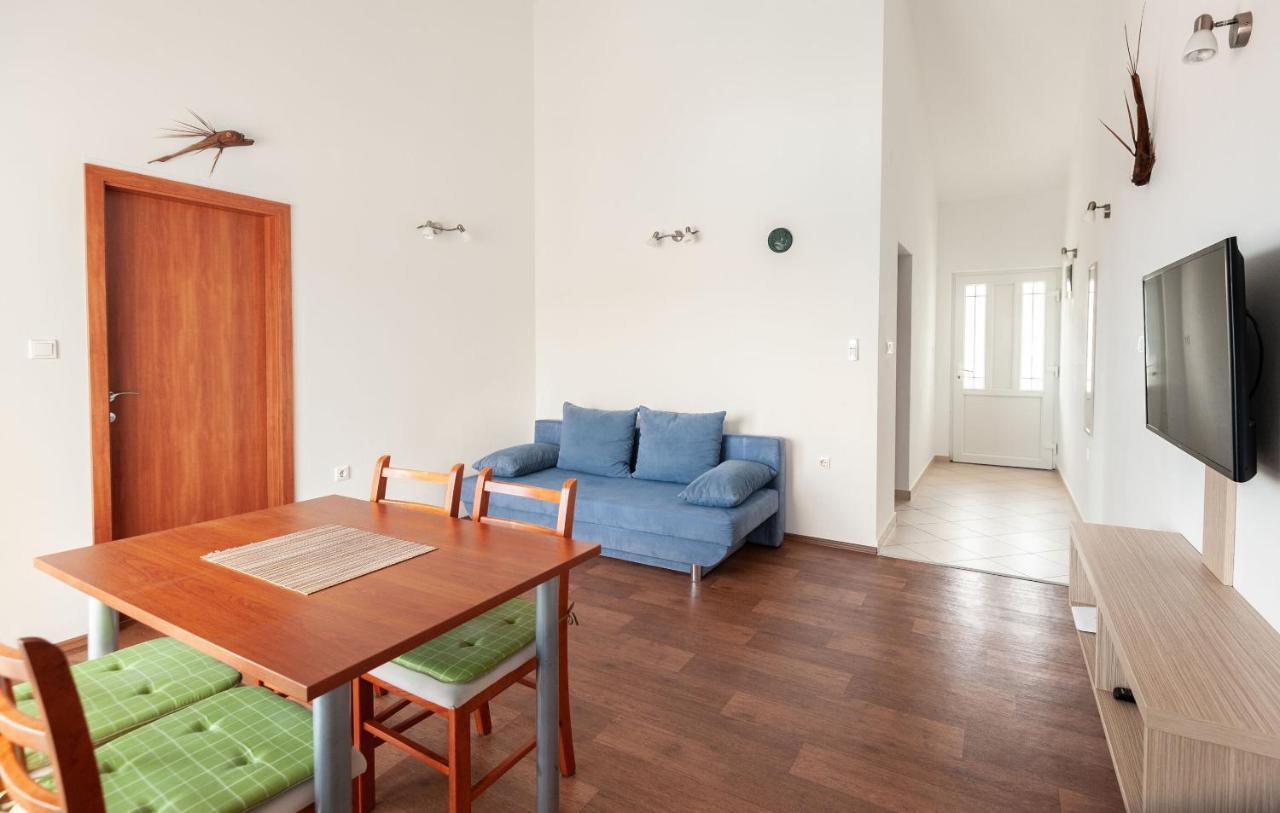 Apartments Lumaduma 特罗吉尔 外观 照片